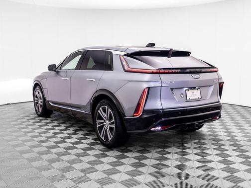 Argent Silver Metallic 2024 Cadillac LYRIQ Luxury