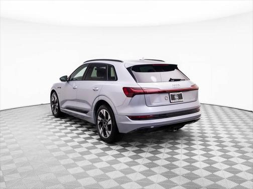 2022 Audi e-tron Premium