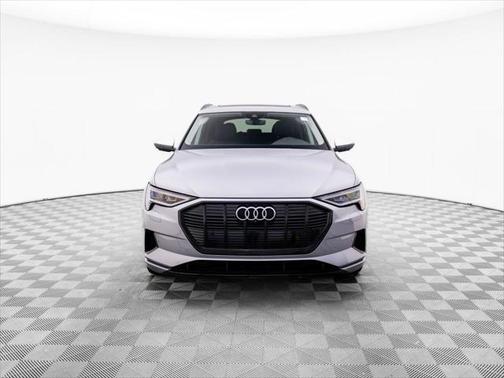 2022 Audi e-tron Premium