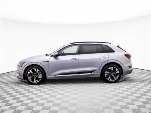 2022 Audi e-tron Premium