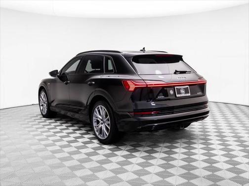 2021 Audi e-tron Prestige