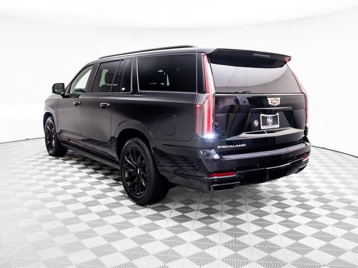 2025 Cadillac Escalade ESV Sport