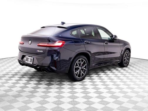 Carbon Black Metallic 2022 BMW X4 M40i