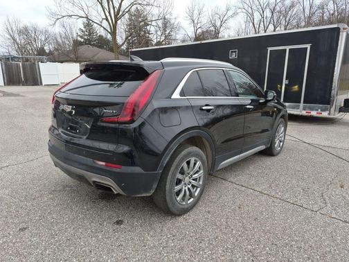 2023 Cadillac XT4 Premium Luxury