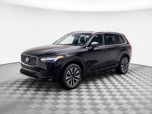 2022 Volvo XC90 T5 Momentum