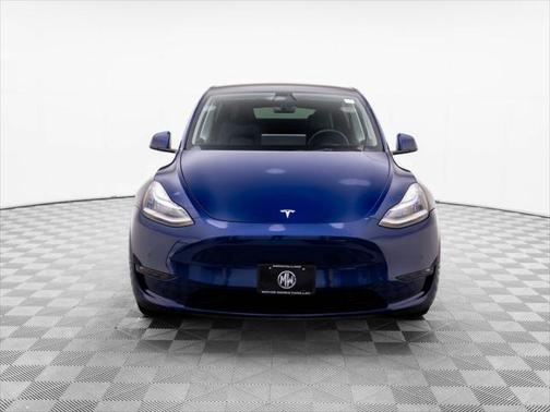 2022 Tesla Model Y Long Range Dual Motor All-Wheel Drive