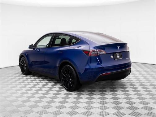 2022 Tesla Model Y Long Range Dual Motor All-Wheel Drive