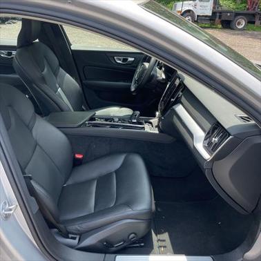 2024 Volvo S60 B5 Core Dark Theme