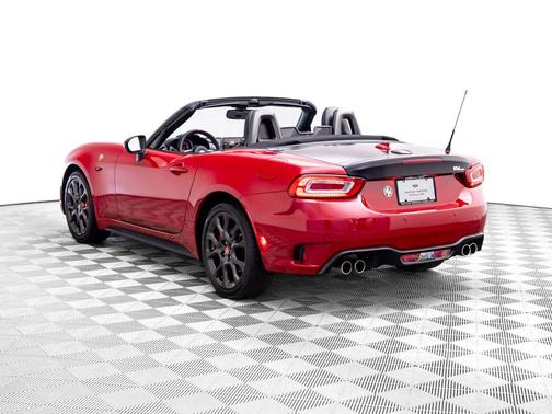 Hypnotique Red 2018 FIAT 124 Spider Base