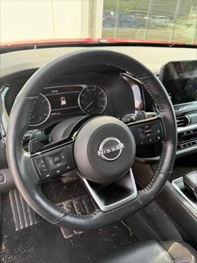 2022 Nissan Pathfinder SL 4WD