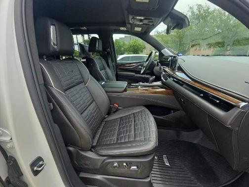 2023 Cadillac Escalade Sport Platinum