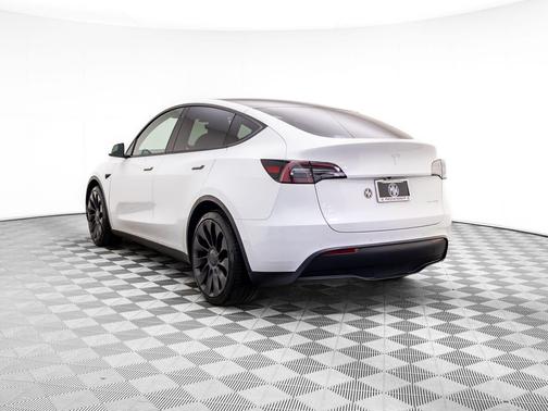 2022 Tesla Model Y Long Range Dual Motor All-Wheel Drive