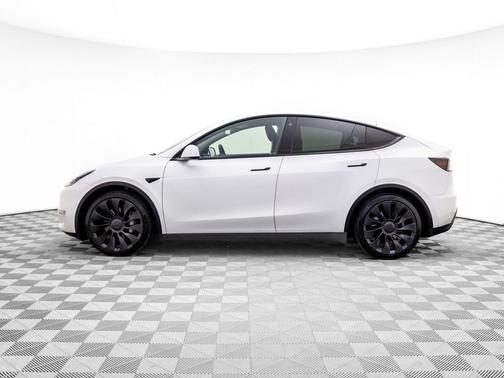 2022 Tesla Model Y Long Range Dual Motor All-Wheel Drive