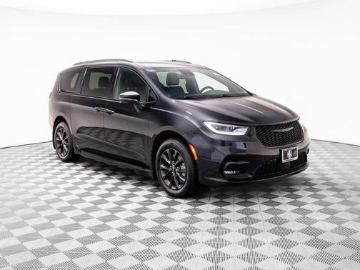 2021 Chrysler Pacifica Touring L