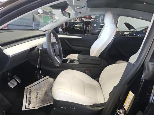 2022 Tesla Model Y Long Range Dual Motor All-Wheel Drive