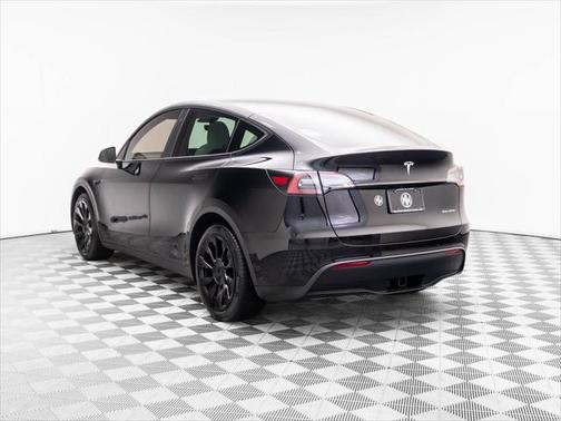 2022 Tesla Model Y Long Range Dual Motor All-Wheel Drive