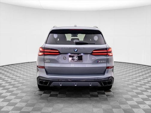 2024 BMW X5 M60i