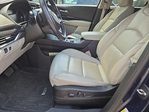2021 Cadillac XT4 Premium Luxury