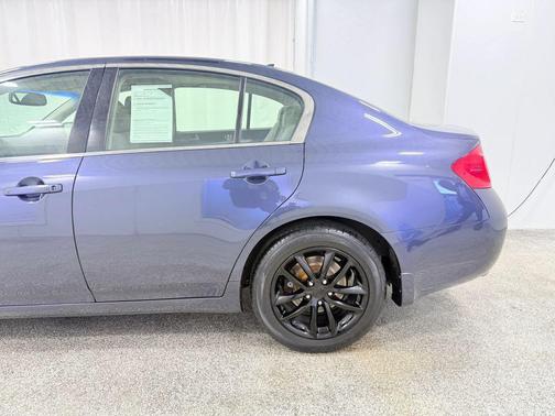 2009 INFINITI G37x Base