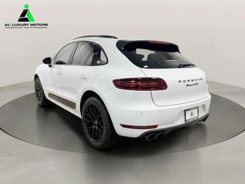 White 2018 Porsche Macan Macan GTS
