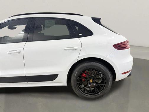 White 2018 Porsche Macan Macan GTS