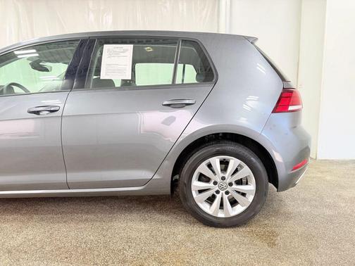 Platinum Gray Metallic 2021 Volkswagen Golf 1.4T TSI