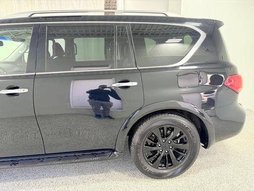 2016 INFINITI QX80 Base