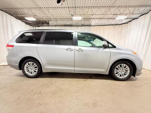 2011 Toyota Sienna XLE