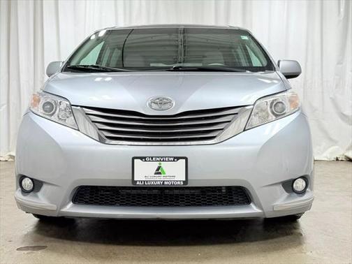 2011 Toyota Sienna XLE