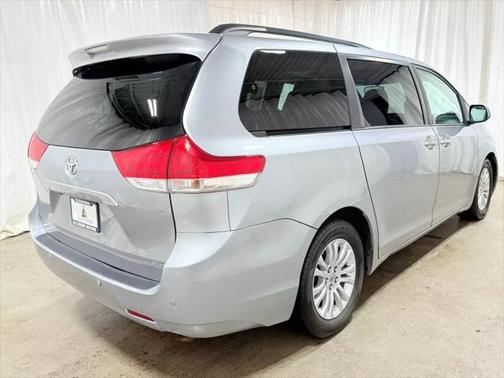 2011 Toyota Sienna XLE