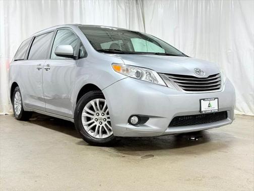 2011 Toyota Sienna XLE