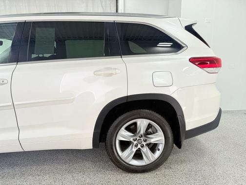 2017 Toyota Highlander Limited