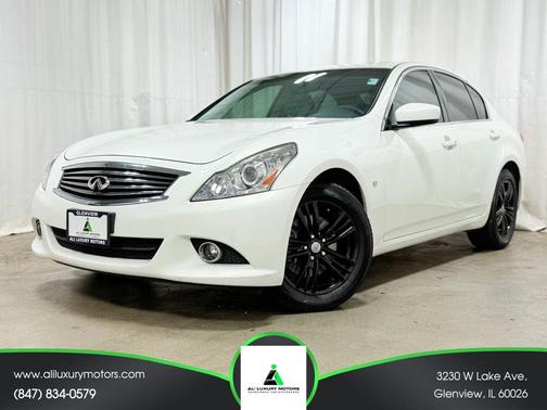 2015 INFINITI Q40 Base