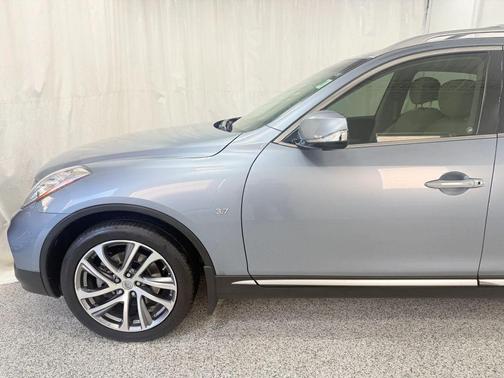 2017 INFINITI QX50 Base