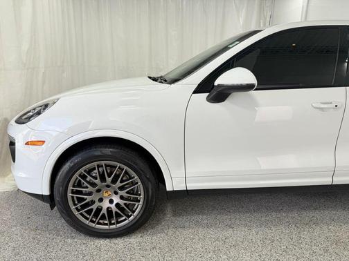 2018 Porsche Cayenne Platinum Edition