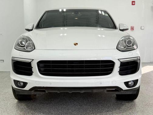 2018 Porsche Cayenne Platinum Edition