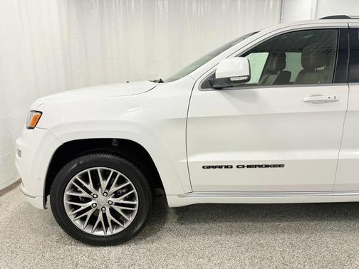 2018 Jeep Grand Cherokee Summit