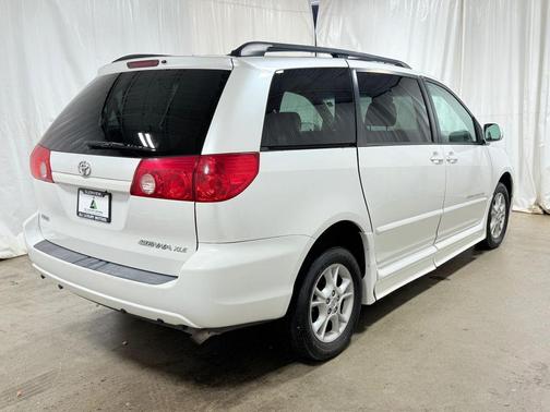 2006 Toyota Sienna XLE