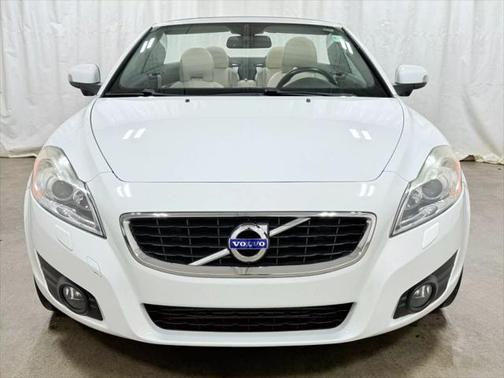 2011 Volvo C70 T5
