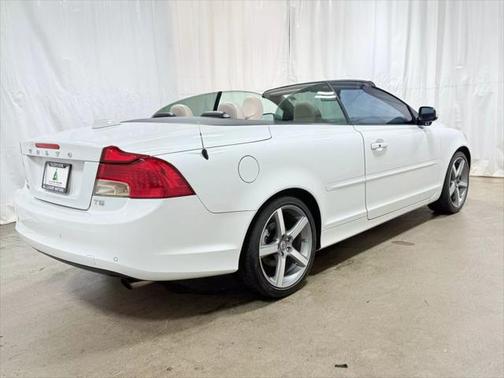 2011 Volvo C70 T5