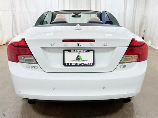 2011 Volvo C70 T5
