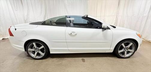 2011 Volvo C70 T5
