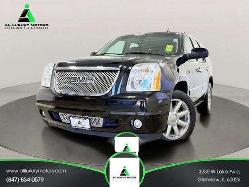 Black 2013 GMC Yukon Denali