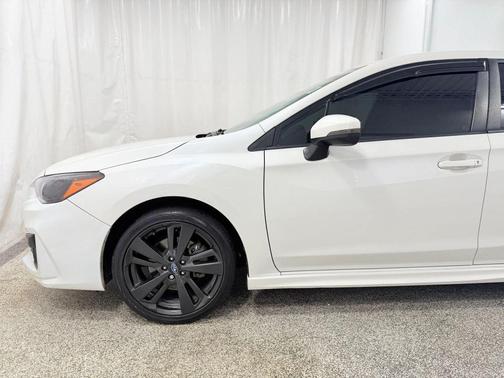 Crystal White Pearl 2019 Subaru Impreza 2.0i Sport