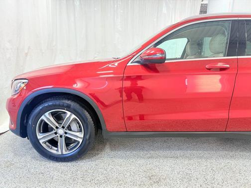 2017 Mercedes-Benz GLC 300 Base