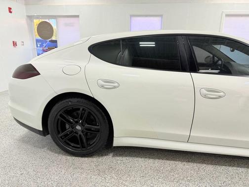 2013 Porsche Panamera 4
