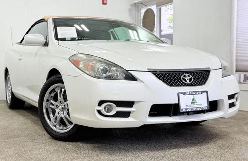 White Pearl 2008 Toyota Camry Solara SLE