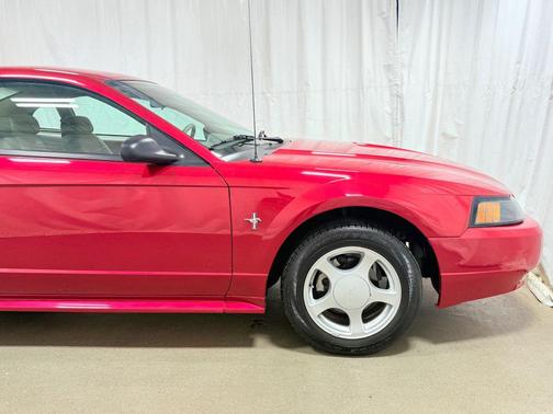 2002 Ford Mustang Deluxe