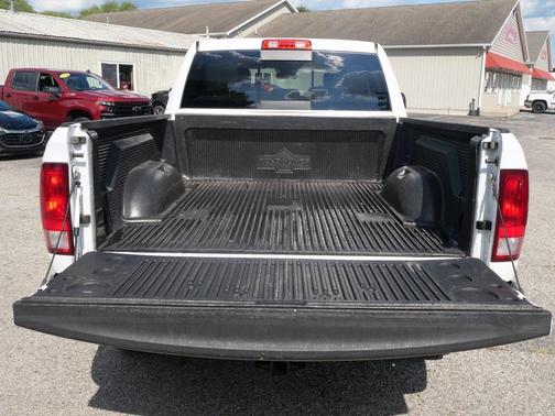 2019 RAM 1500 SLT