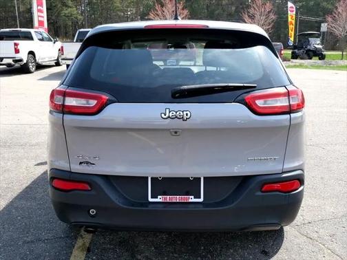 2018 Jeep Cherokee Sport